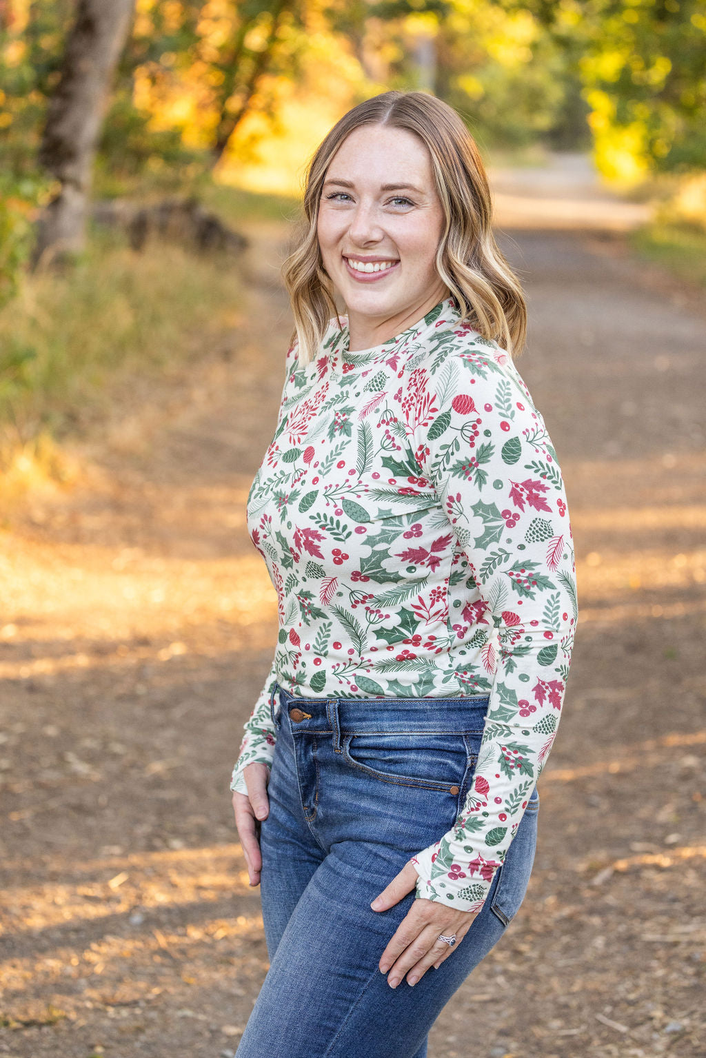 MM Holly Berry Top
