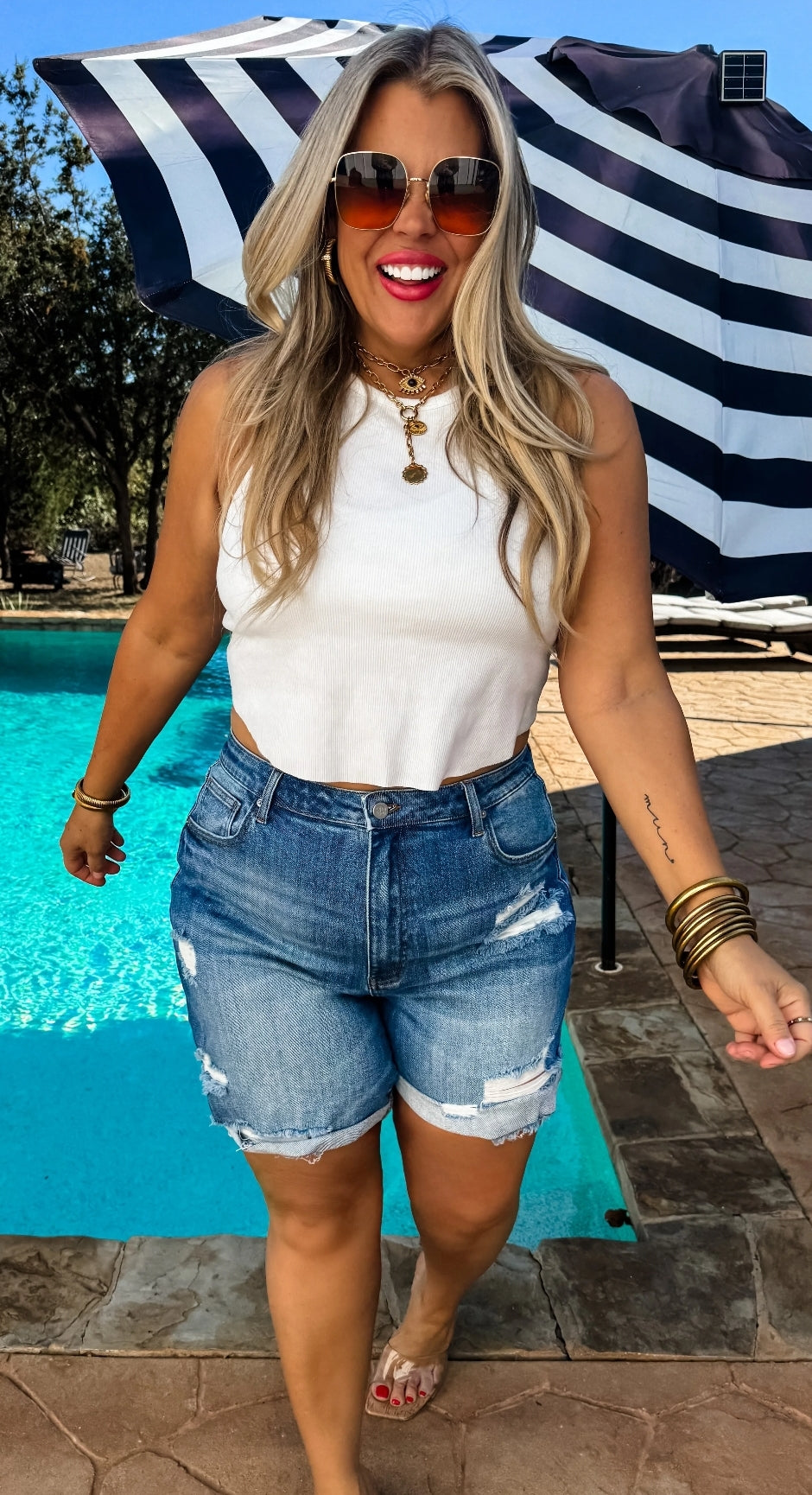 Blakeley Georgia Peach Distressed Shorts