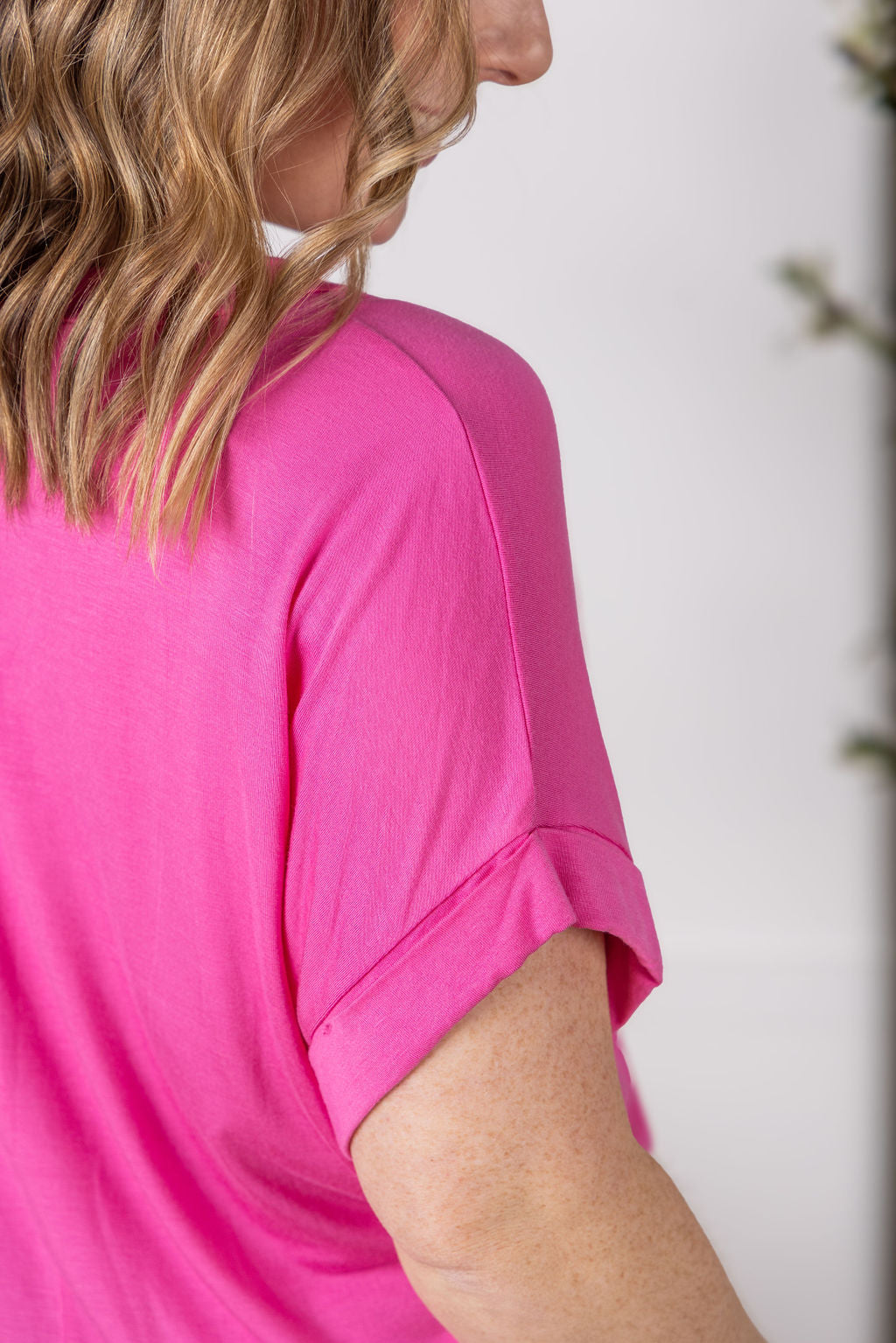 Sierra Pocket Tee- 80's Pink