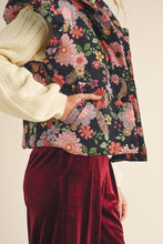 Load image into Gallery viewer, Anabell Flutter Sleeve Floral Puff Vest