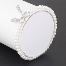 Load image into Gallery viewer, Bow Rhinestone Clasp Pearl Bracelet