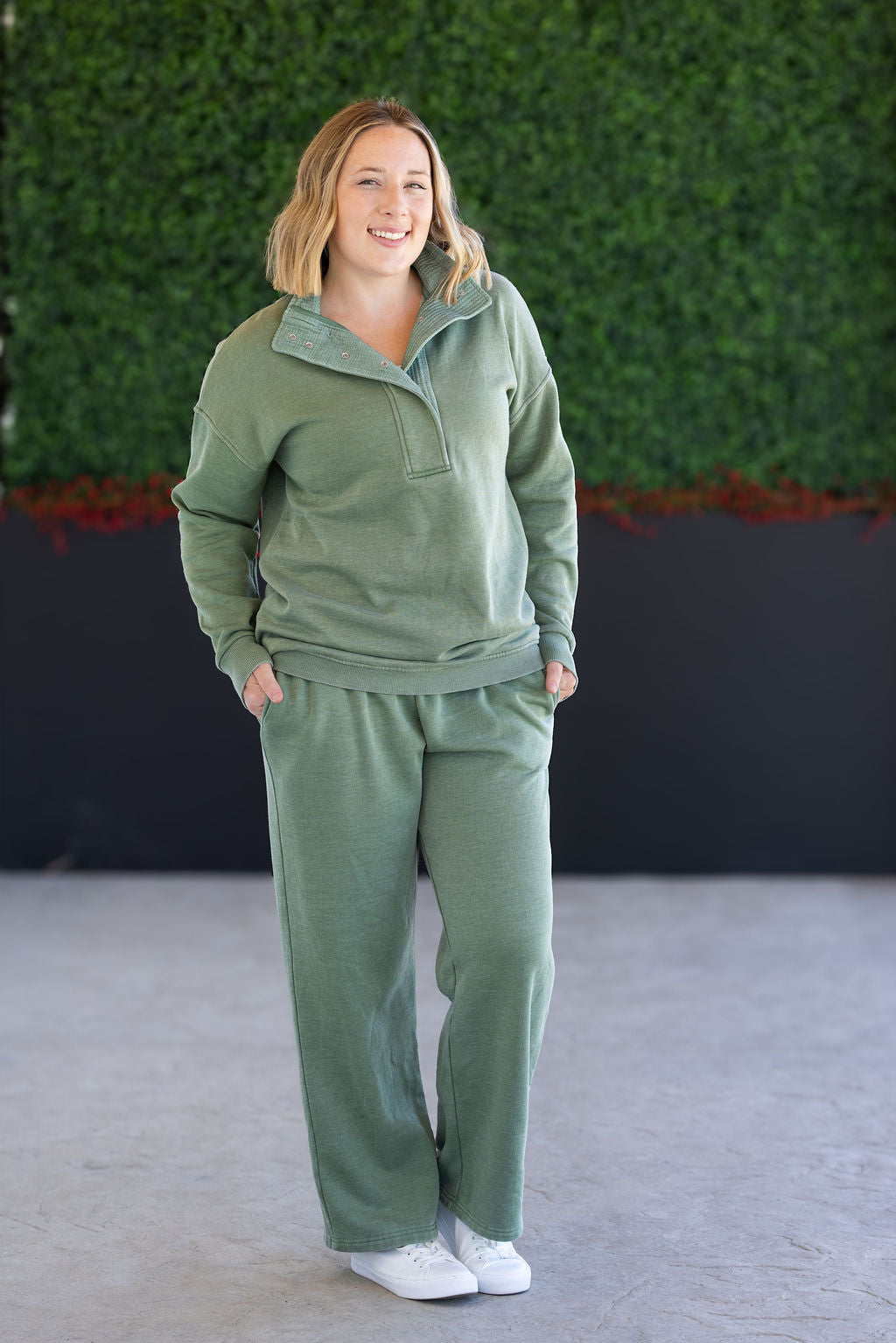 IN STOCK Jesse Vintage Wash Snap Pullover - Olive