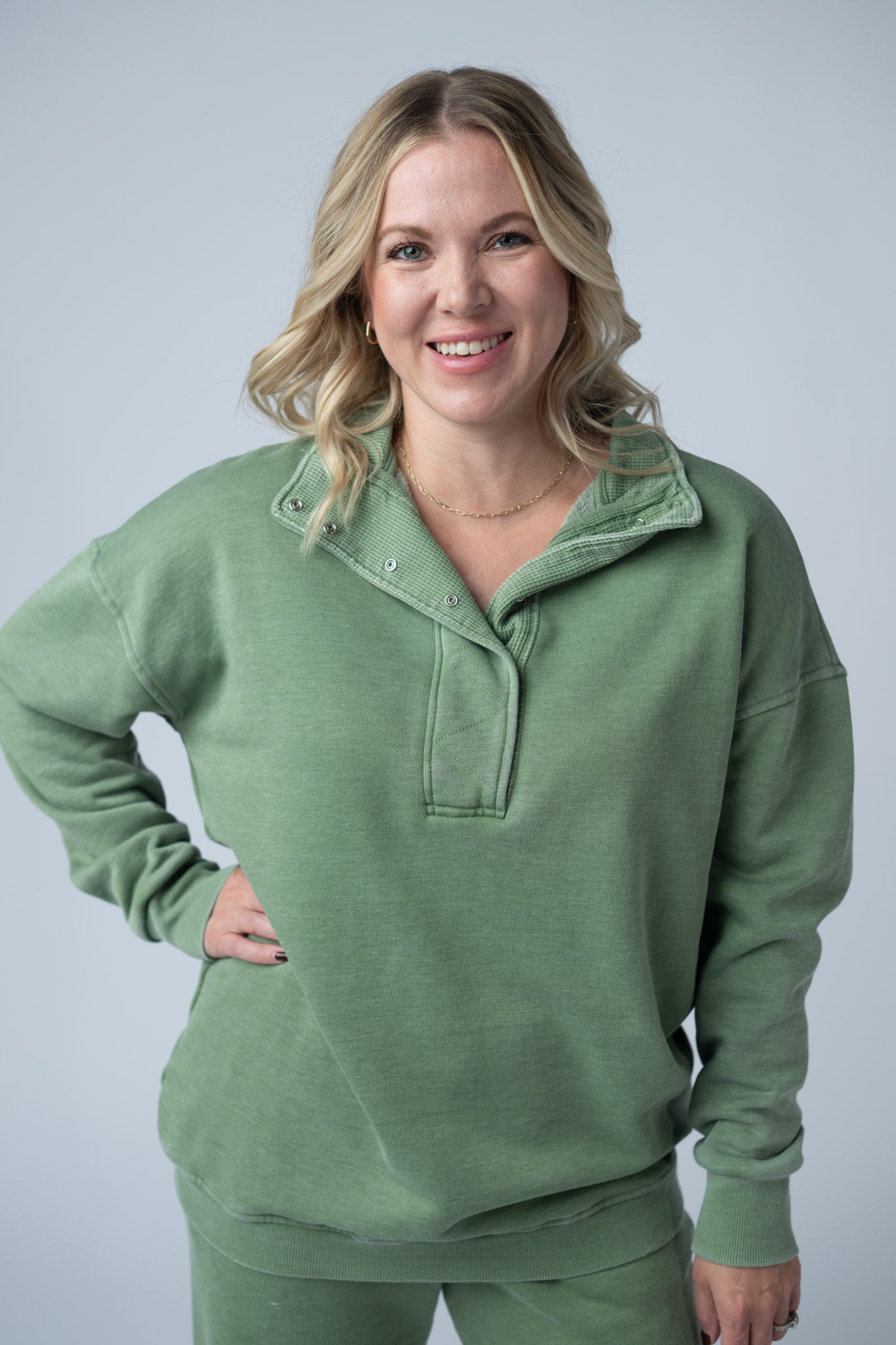 IN STOCK Jesse Vintage Wash Snap Pullover - Olive