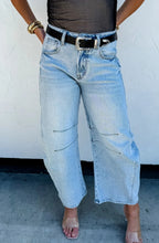 Load image into Gallery viewer, Blakeley Bex Light Wash Barrel Jeans